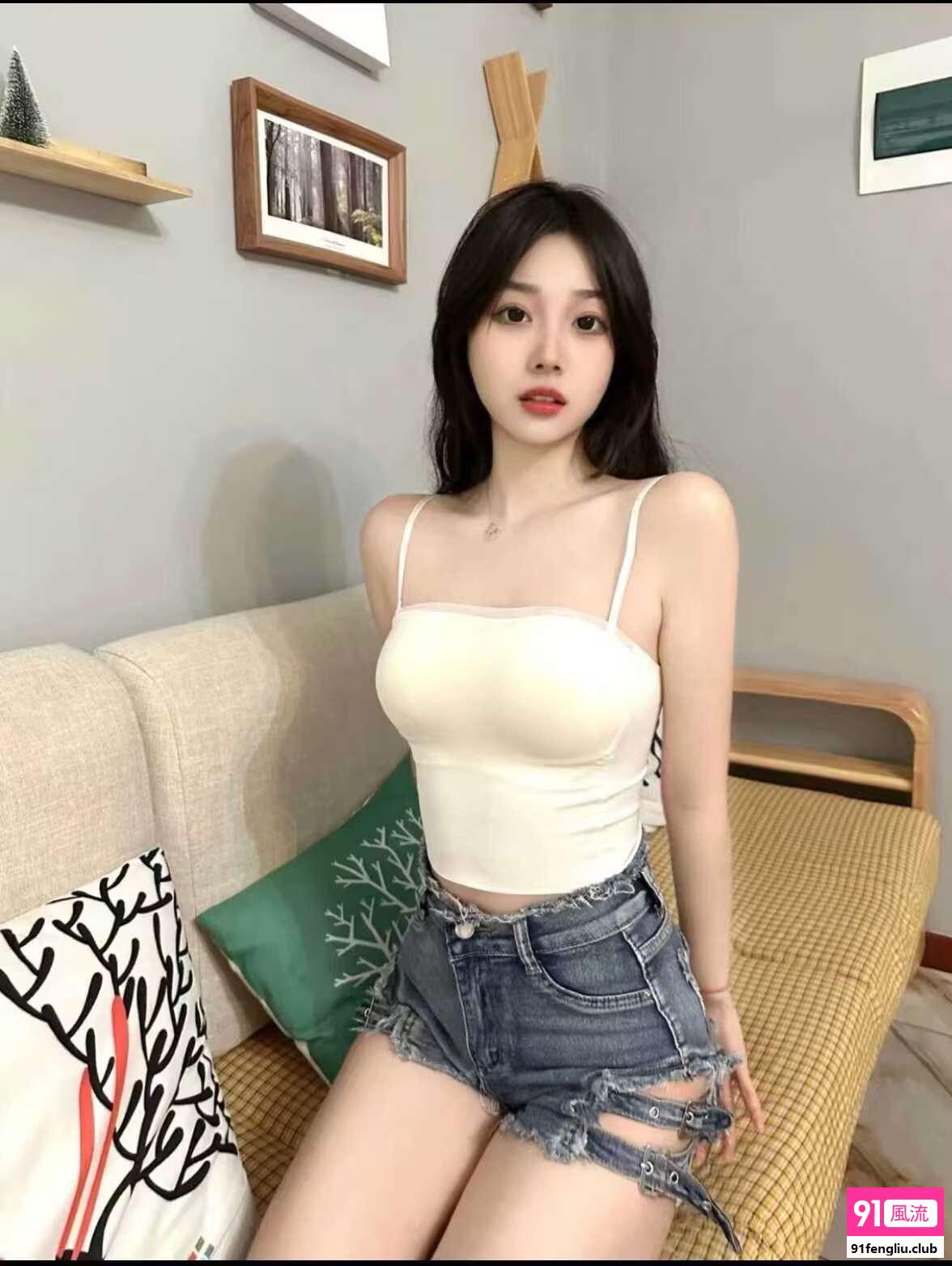 巨乳白虎萝莉妹有楼兼职外出